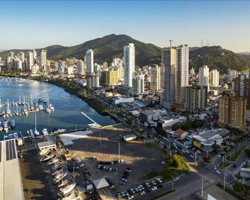 Apto á venda no Frontmare Residencial