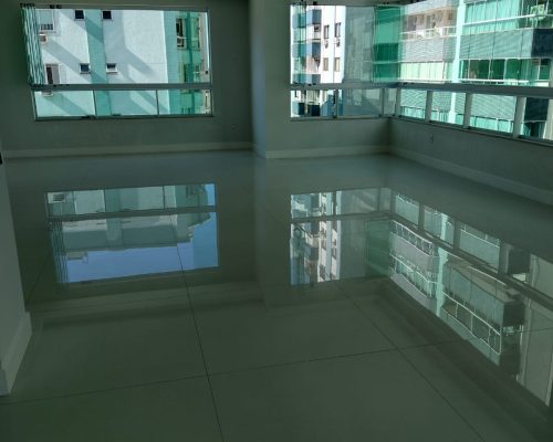 Apartamento quadra mar no residencial cidade jardim