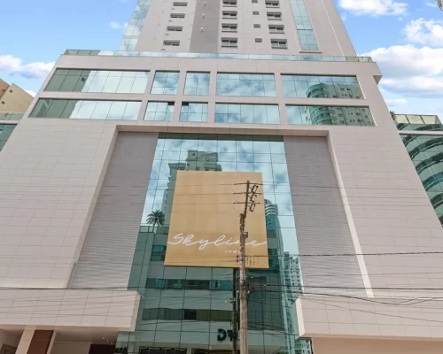 Apartamento quadra mar no Skyline Tower