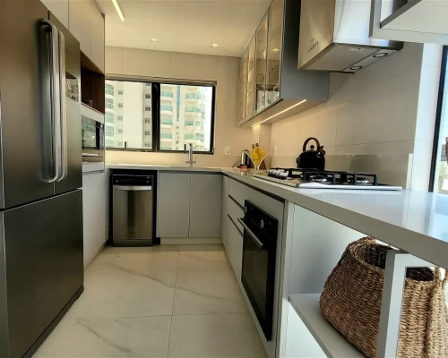 Apartamento mobiliado vista mar no Surfes Paradise