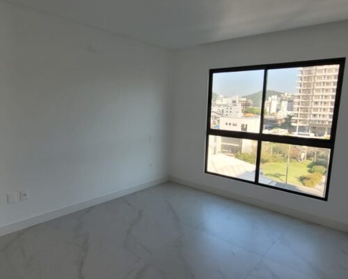 WhatsApp Image 2024-12-06 at 13.06.00 (3)