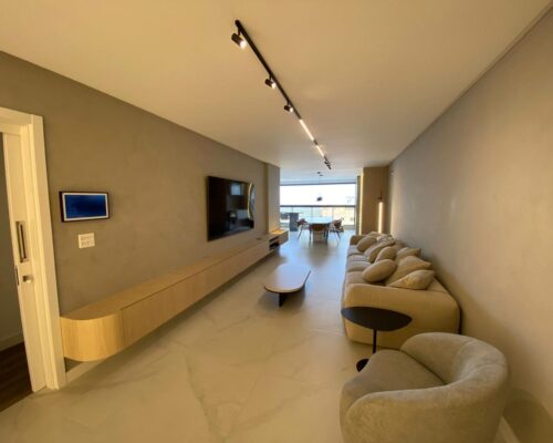 WhatsApp Image 2024-12-11 at 16.20.04 (1)