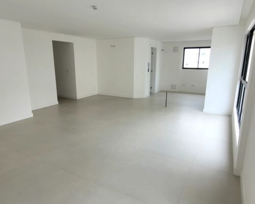 WhatsApp Image 2025-02-13 at 15.32.08 (1)