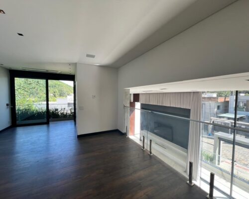 WhatsApp Image 2025-04-15 at 14.45.38 (3)