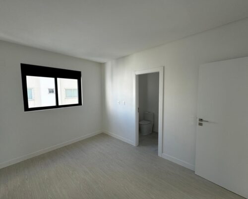 WhatsApp Image 2025-04-29 at 16.25.08 (1)