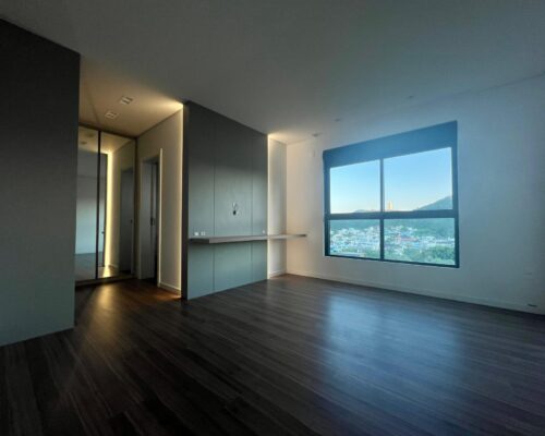 WhatsApp Image 2025-05-02 at 09.59.34